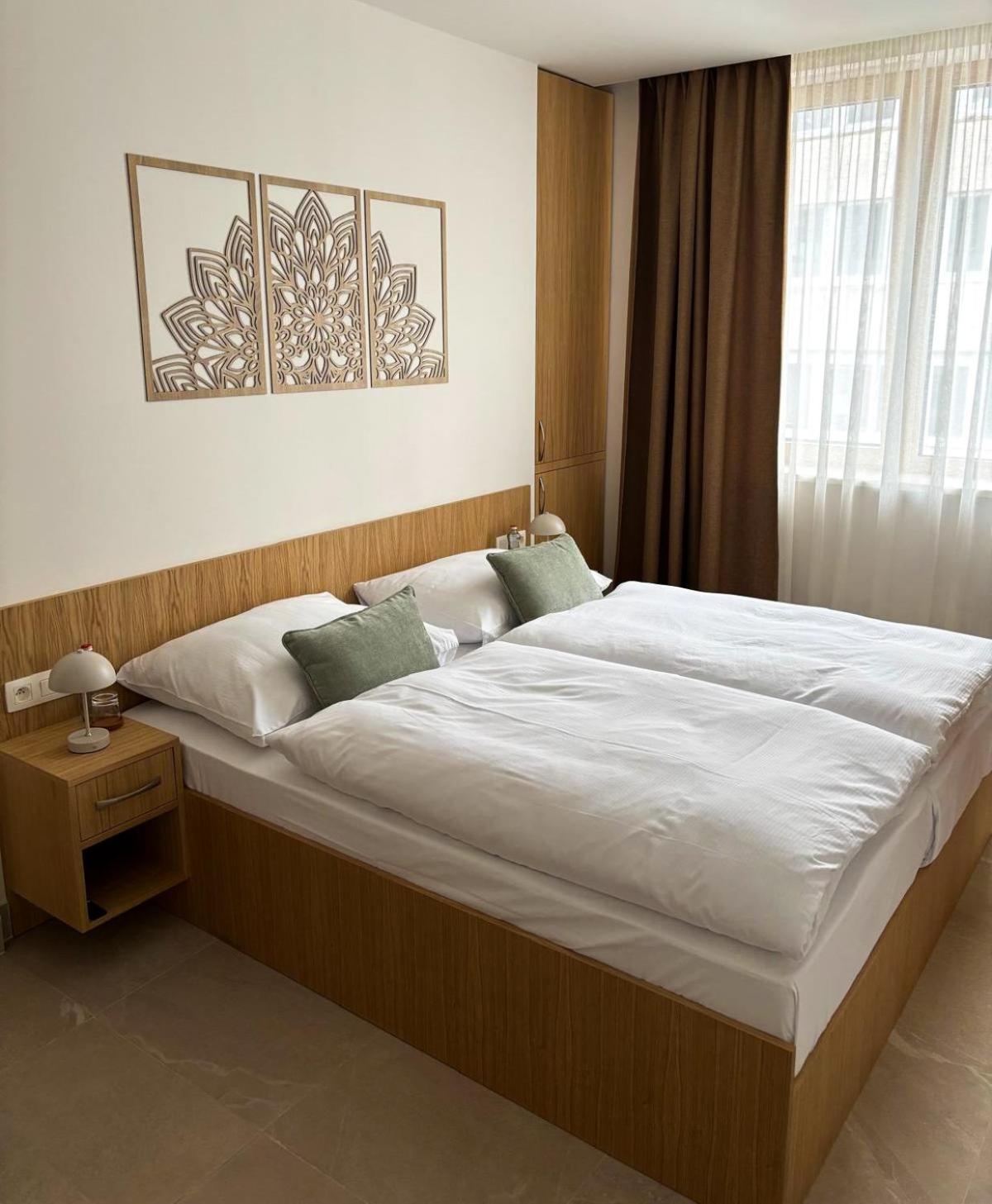 Raj Zdravia Hotel บราติสลาวา ภายนอก รูปภาพ
